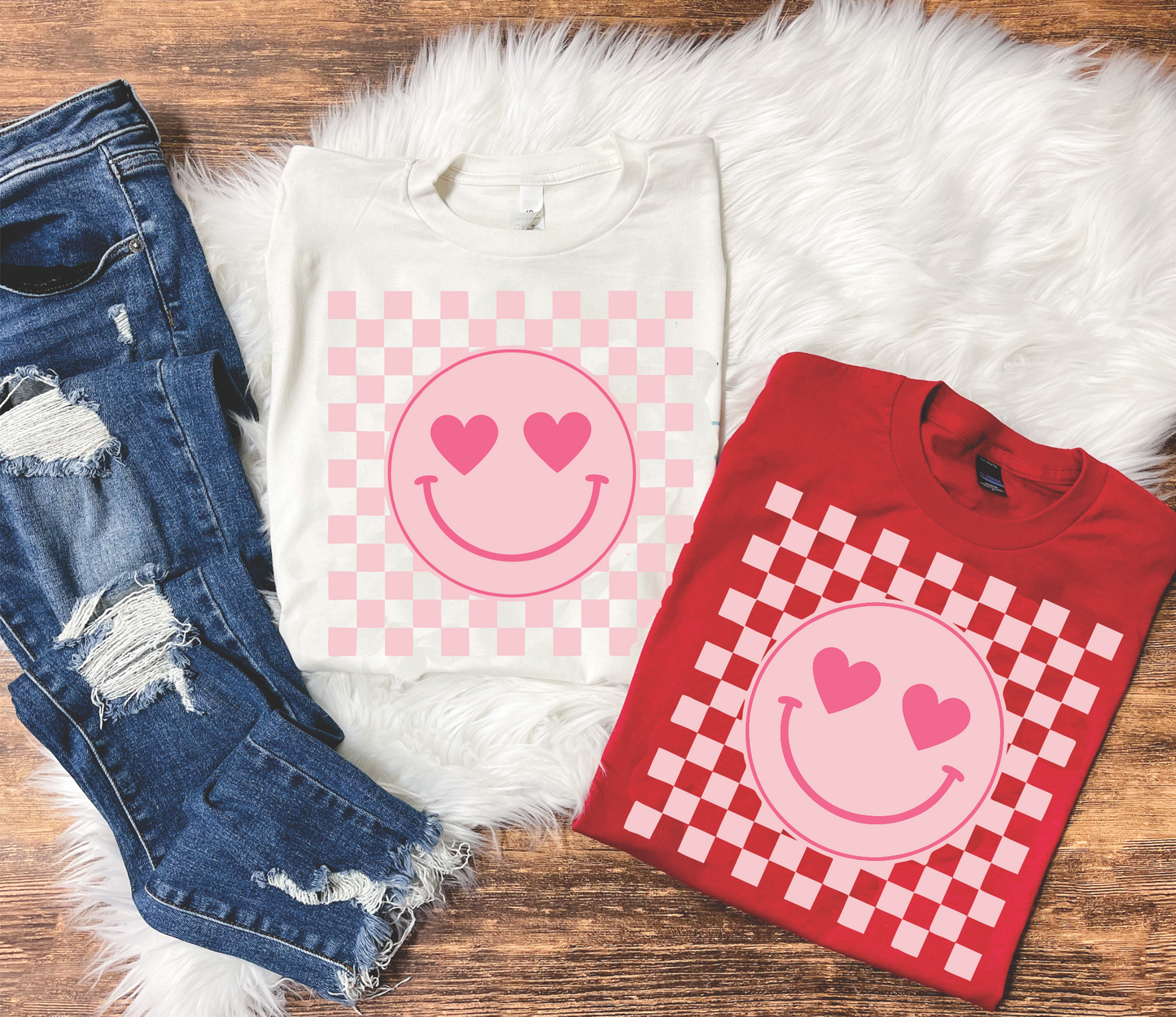 CHECKERED HEART EYE SMILEY- WHTIE
