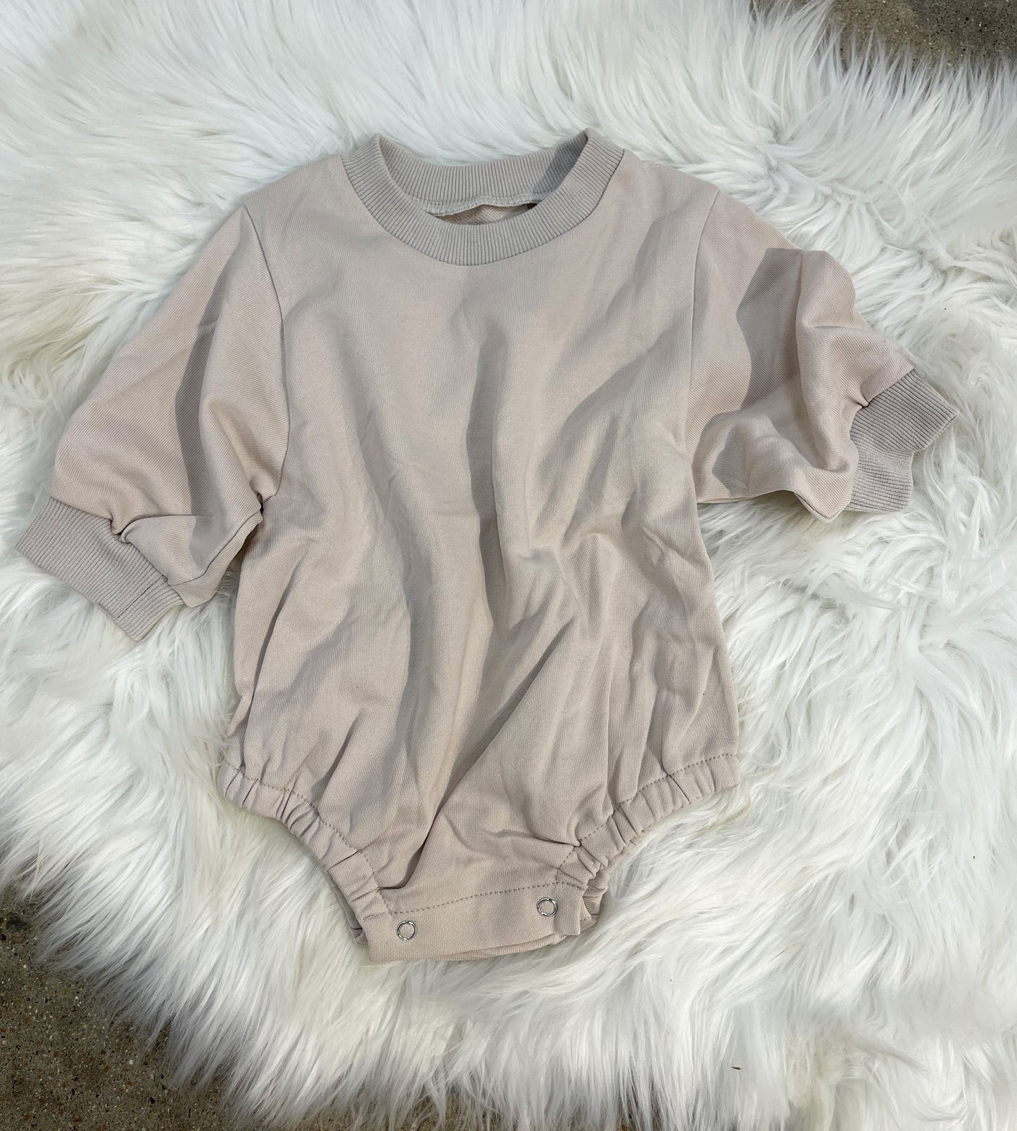 BUBBLE ROMPER SOLID - BEIGE