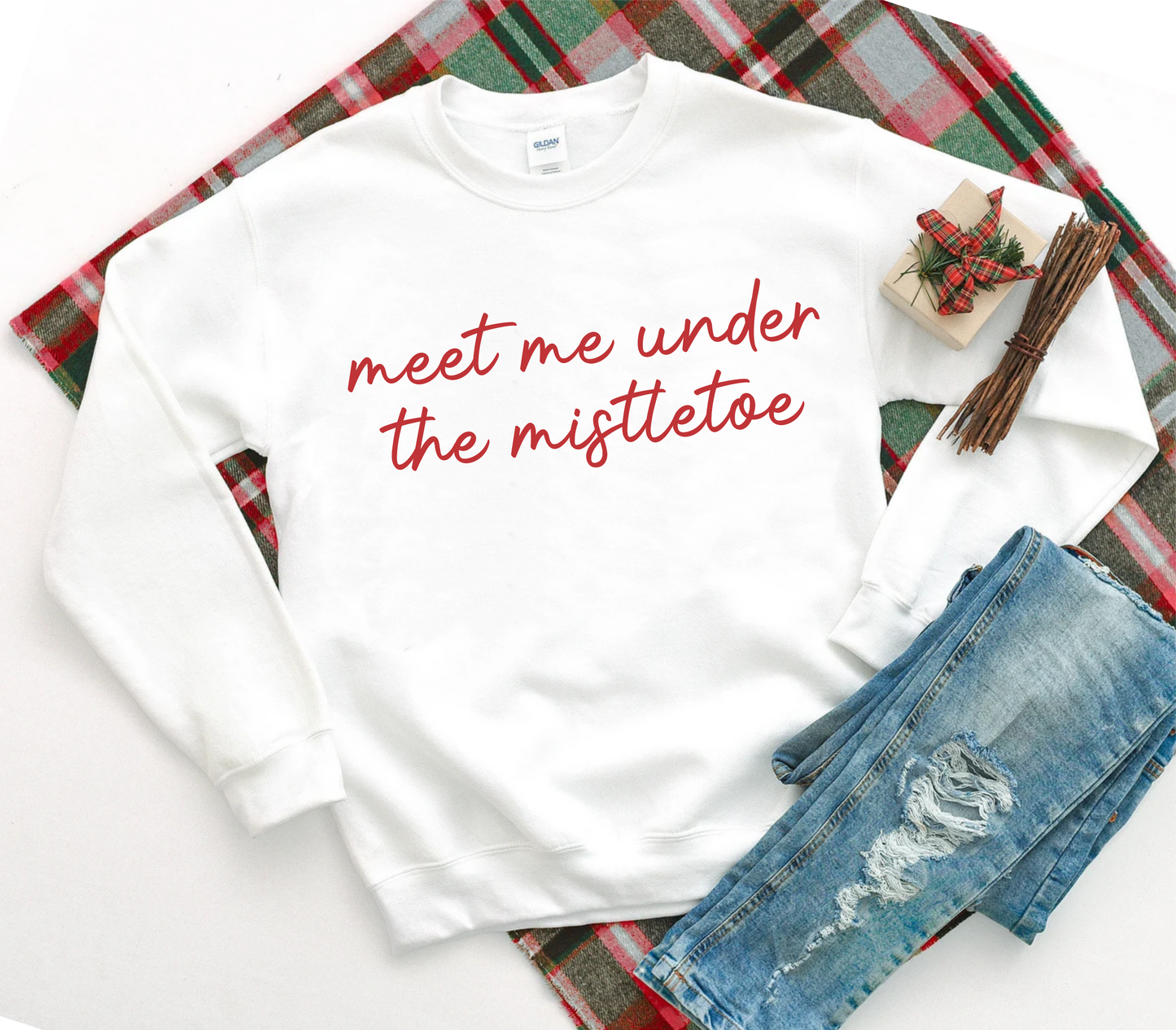 MEET ME UNDER THE MISTLETOE SWEATSHIRT - WHITE